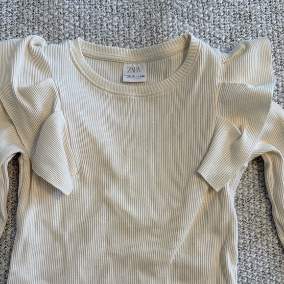 Zara Off-White Ribbed Top with Ruffle Detail - Picture 3 of 3